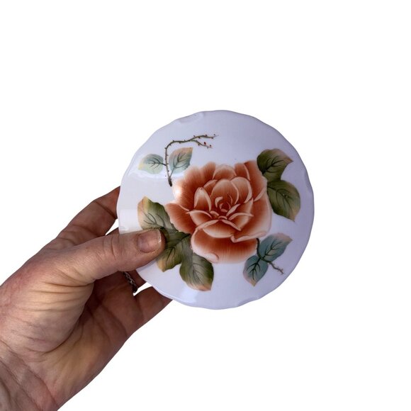 Vtg Porcelain Trinket Box Hand Painted Roses Round Vanity Jewelry Dresser Dish - Picture 4 of 8